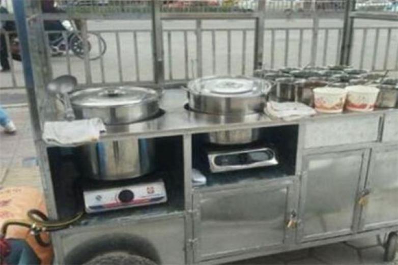 酸辣粉小吃车