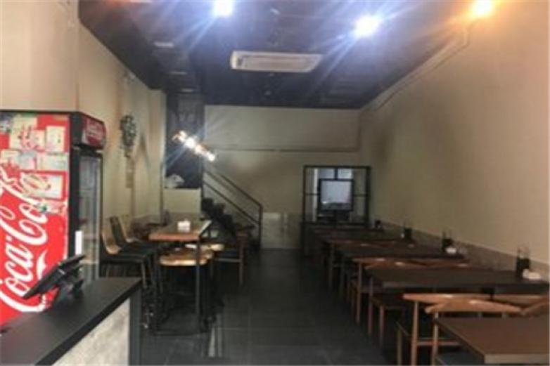 角落炸货铺