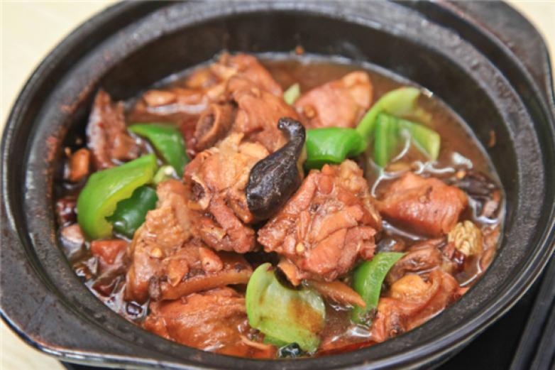 佳龙黄焖鸡