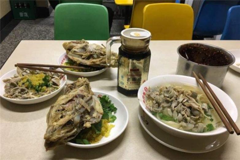 四季抻面馆