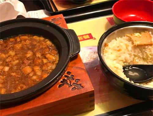 锅先森台湾卤肉饭