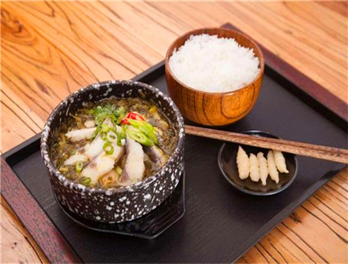 午光食色酸菜鱼米饭
