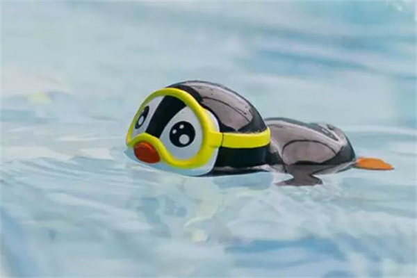 小企鹅婴幼儿游泳馆