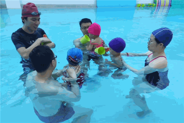 喜斯达儿童游泳体能俱乐部