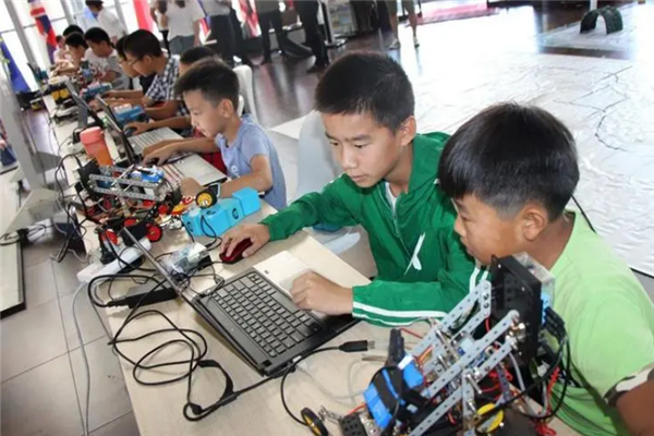 青少年机器人编程培训机构加盟