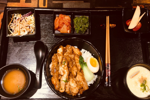 东京食肉日式烧鸡饭加盟