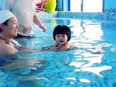 婴乐士亲子游泳加盟